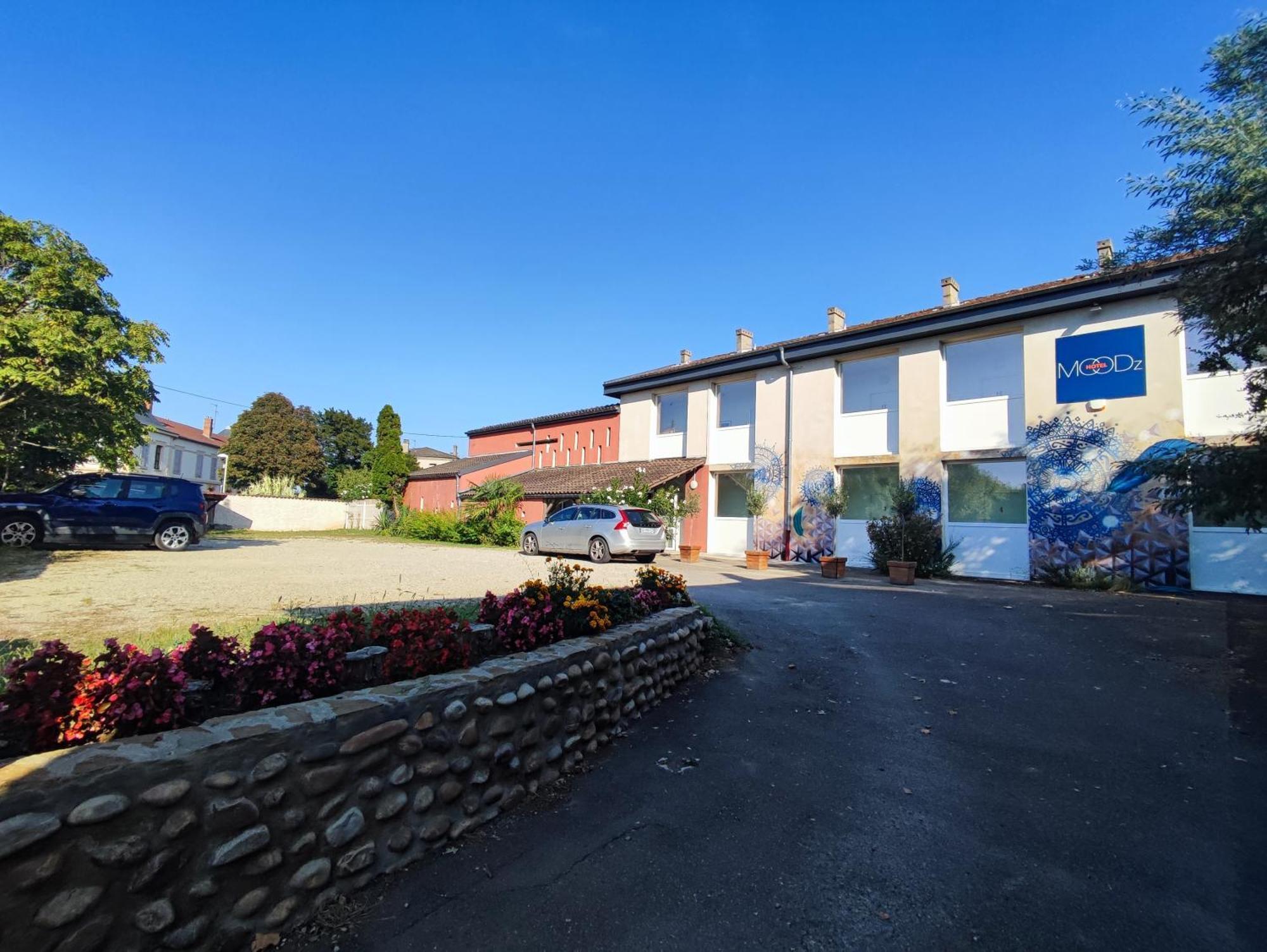 Moodz Hotel Vienne Pont-Eveque Exteriör bild