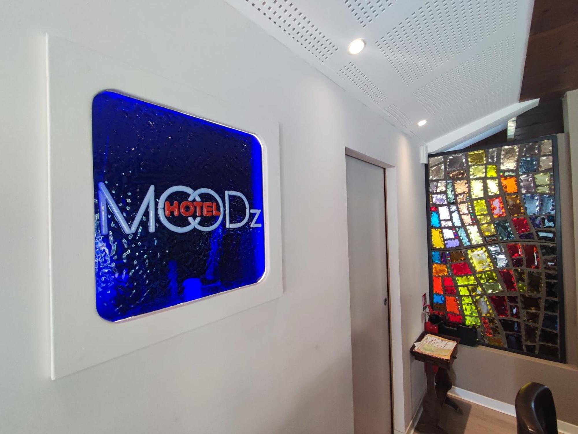 Moodz Hotel Vienne Pont-Eveque Exteriör bild